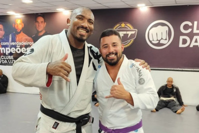 Faixa-roxa, deputado Yuri Moura participa de treino descontraído com Bombom no CT Clube da Luta