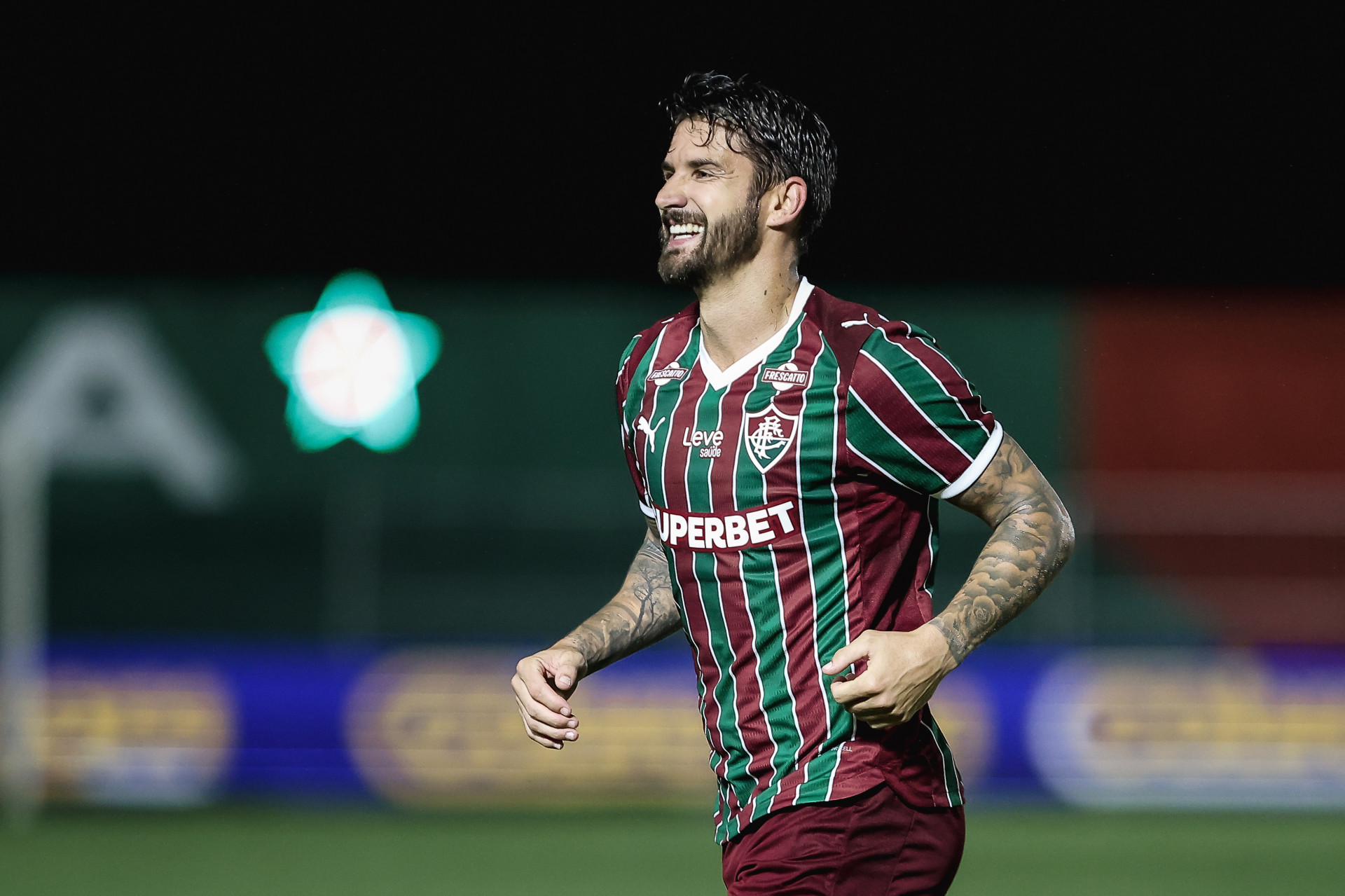 Everaldo celebra gol marcado pelo Fluminense sobre o Nova Igua&ccedil;u, no Luso-Brasileiro - Divulga&ccedil;&atilde;o / Fluminense FC