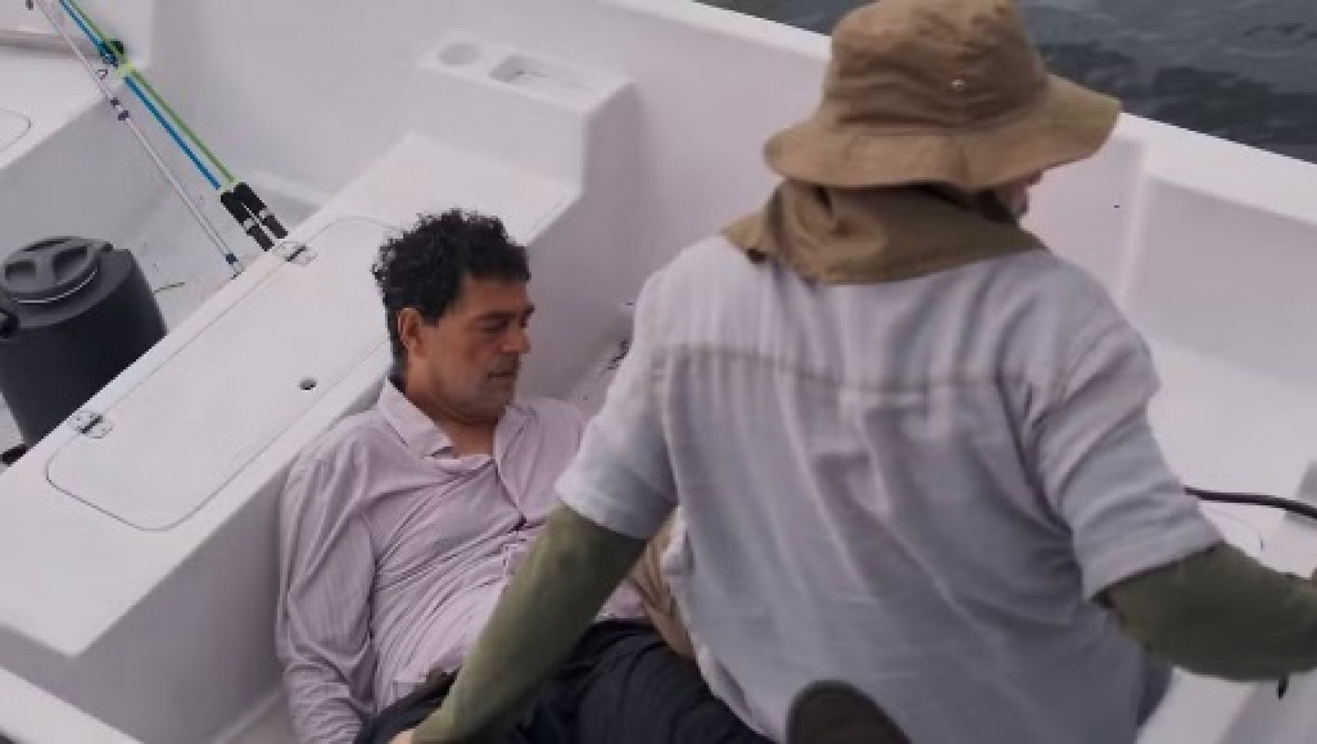 Márcio Vitor interpretou pescador responsável por salvar Rogério (Eduardo Moscovis) em 'Três Graças' - Reprodução de vídeo / TV Globo