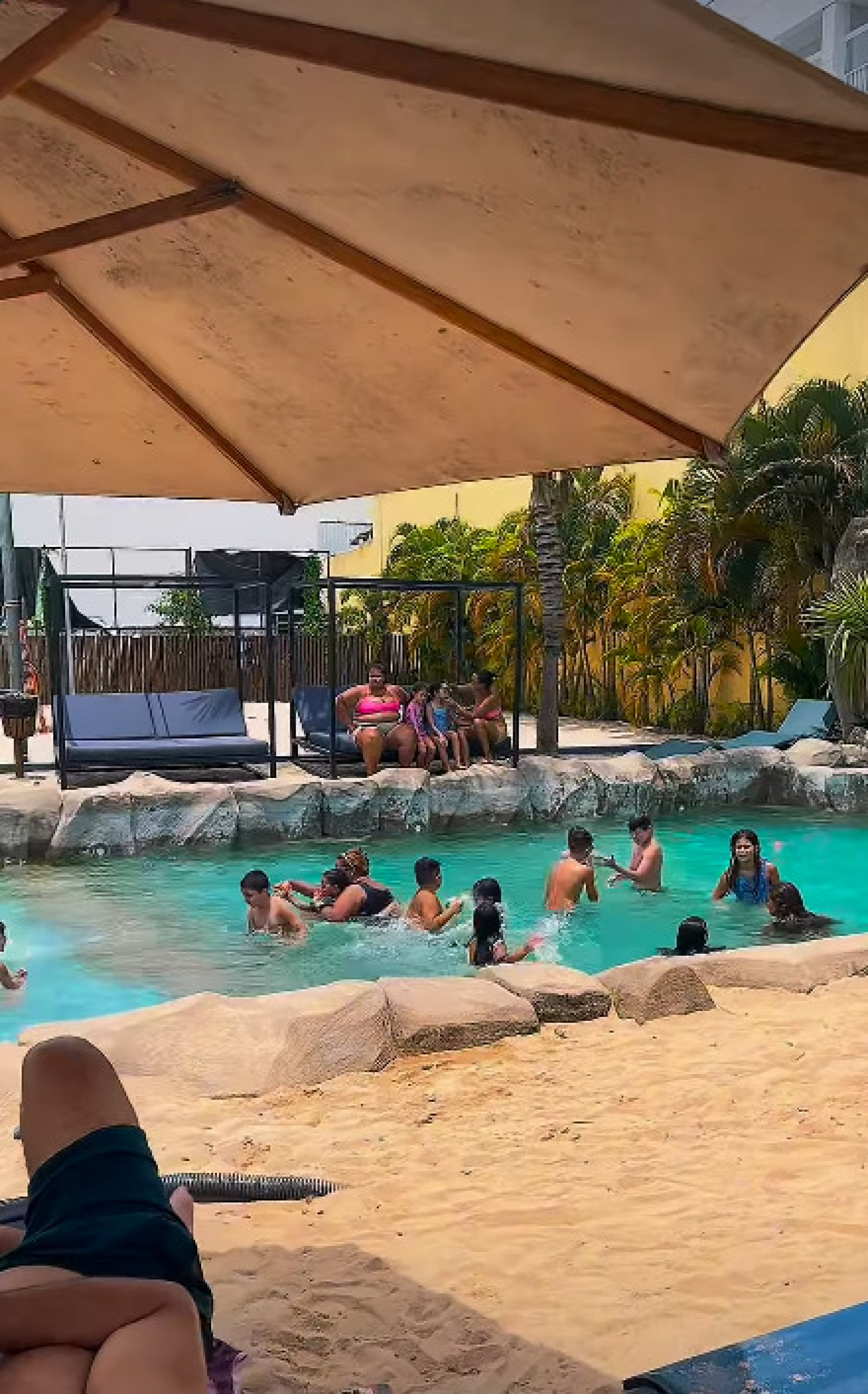 Piscina do Niter&oacute;i Beach Club - Divulga&ccedil;&atilde;o