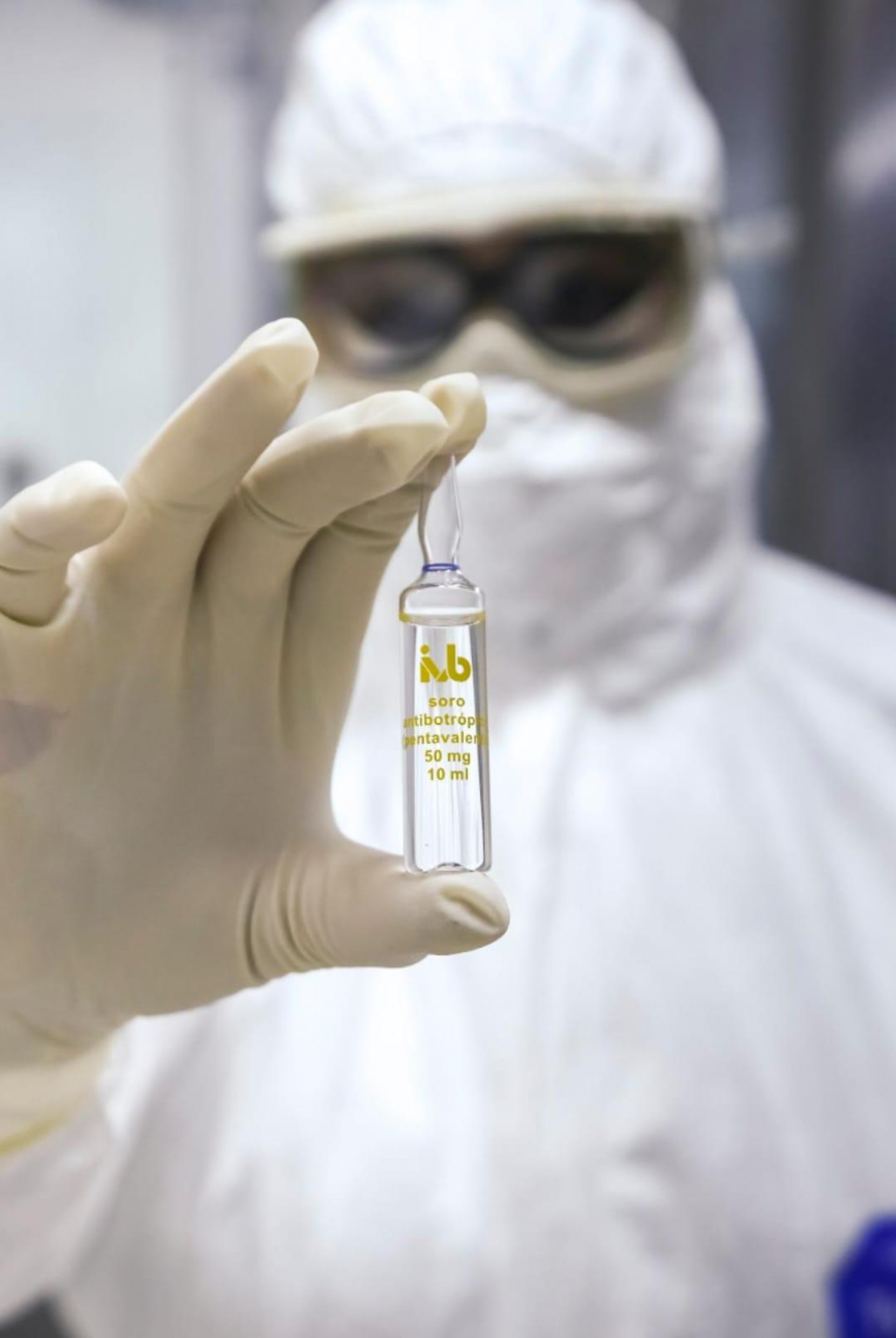 Vital Brazil fabrica soros para tratar picadas de animais peçonhentos