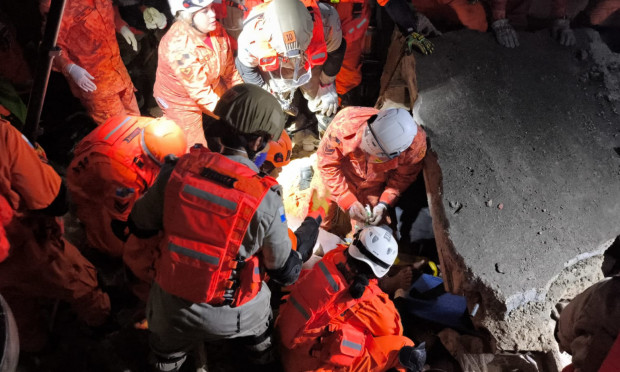 Criança de 11 anos morre em desabamento de casa