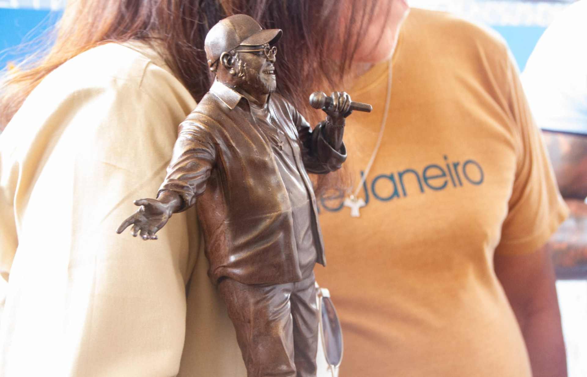 Martinho da Vila ganhou miniatura da est&aacute;tua que ser&aacute; erguida em Vila Isabel - &Eacute;rica Martin / Ag&ecirc;ncia O Dia