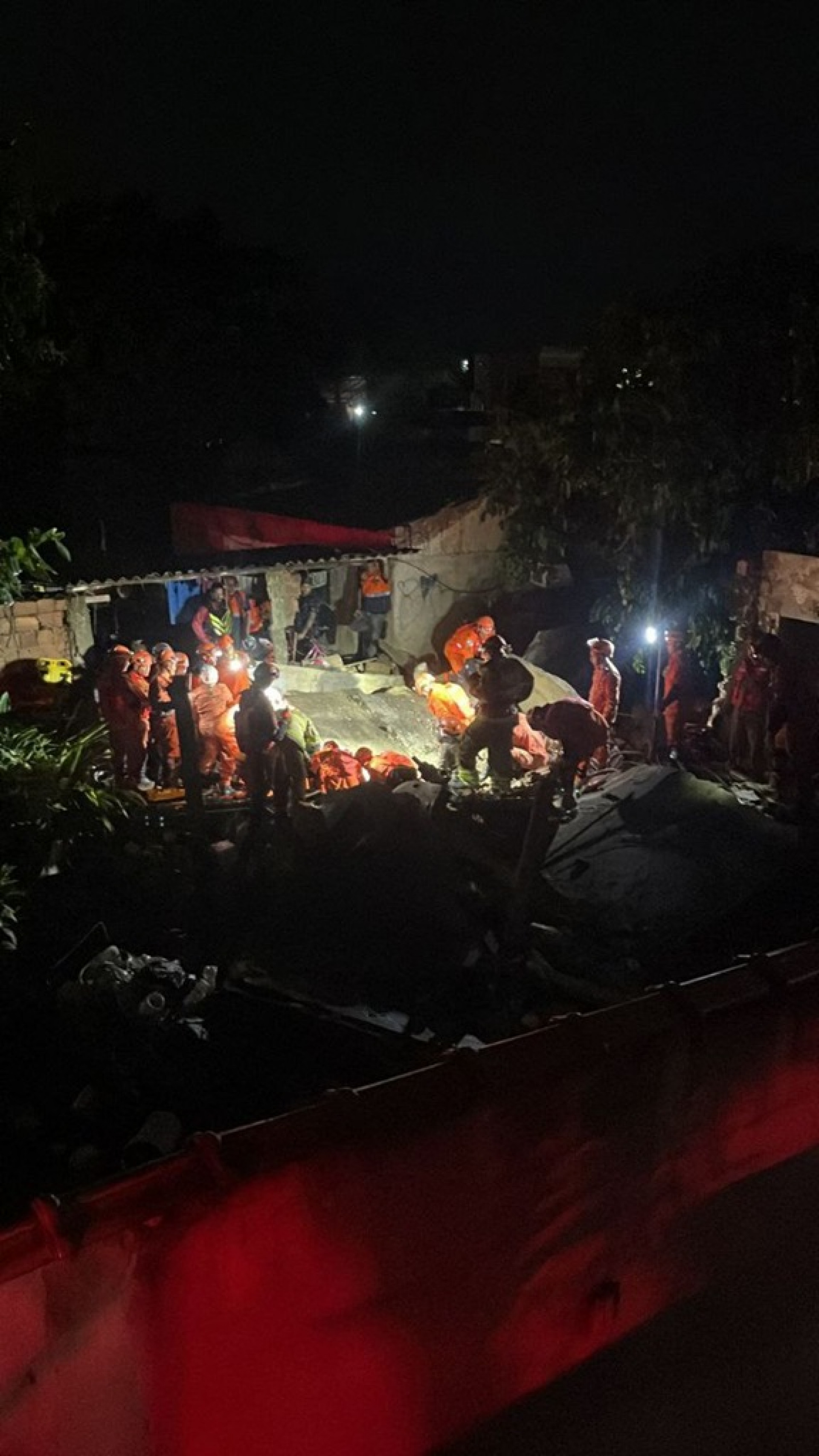 O Corpo de Bombeiros foi acionado para a ocorrência às 2h40 - Reprodução/X