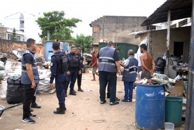 Ação da Prefeitura de Nova Iguaçu interdita nove ferros-velhos por falta de documentação
