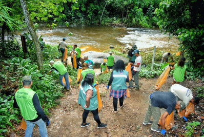 Prefeitura de Nova Iguaçu promove ação ambiental no Rio São Pedro e mobiliza moradores