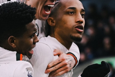 Com gols de João Pedro e Estêvão, Chelsea bate o Crystal Palace e volta ao G4 do Inglês