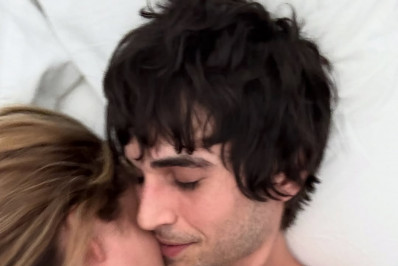 Fiuk publica cliques deitado com loira e internautas reagem