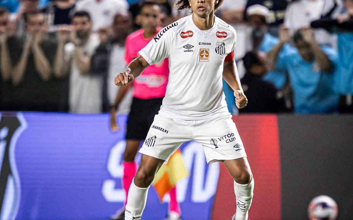 Willian Ar&atilde;o sofre crise renal, passa por cirurgia e vira desfalque no Santos