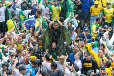 Nikolas Ferreira compartilha vídeo que atribui queda de raio em ato político à 'vontade divina'