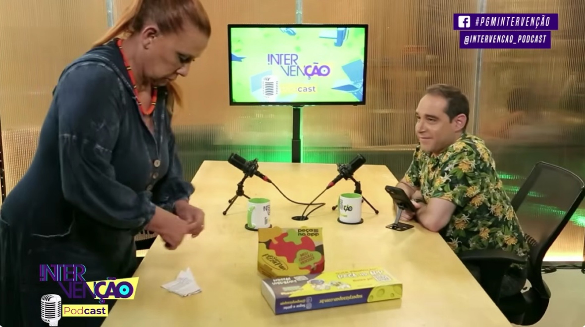 Rita Cadillac rasga termo de autorização de uso de imagem - Reprodução / YouTube