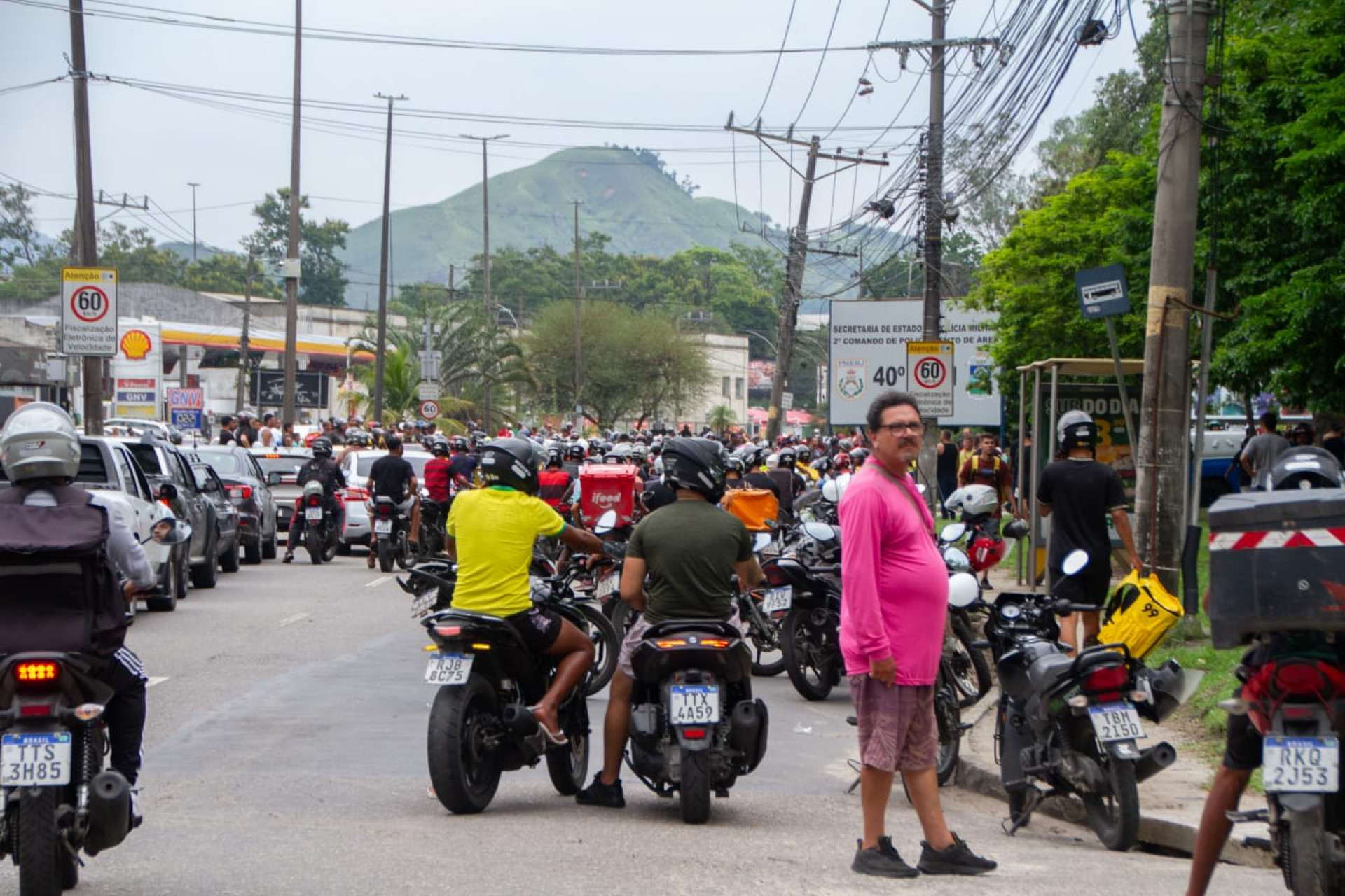 Motoboys vão às ruas de Campo Grande e pedem mais segurança para a categoria - Érica Martin/Agência O Dia