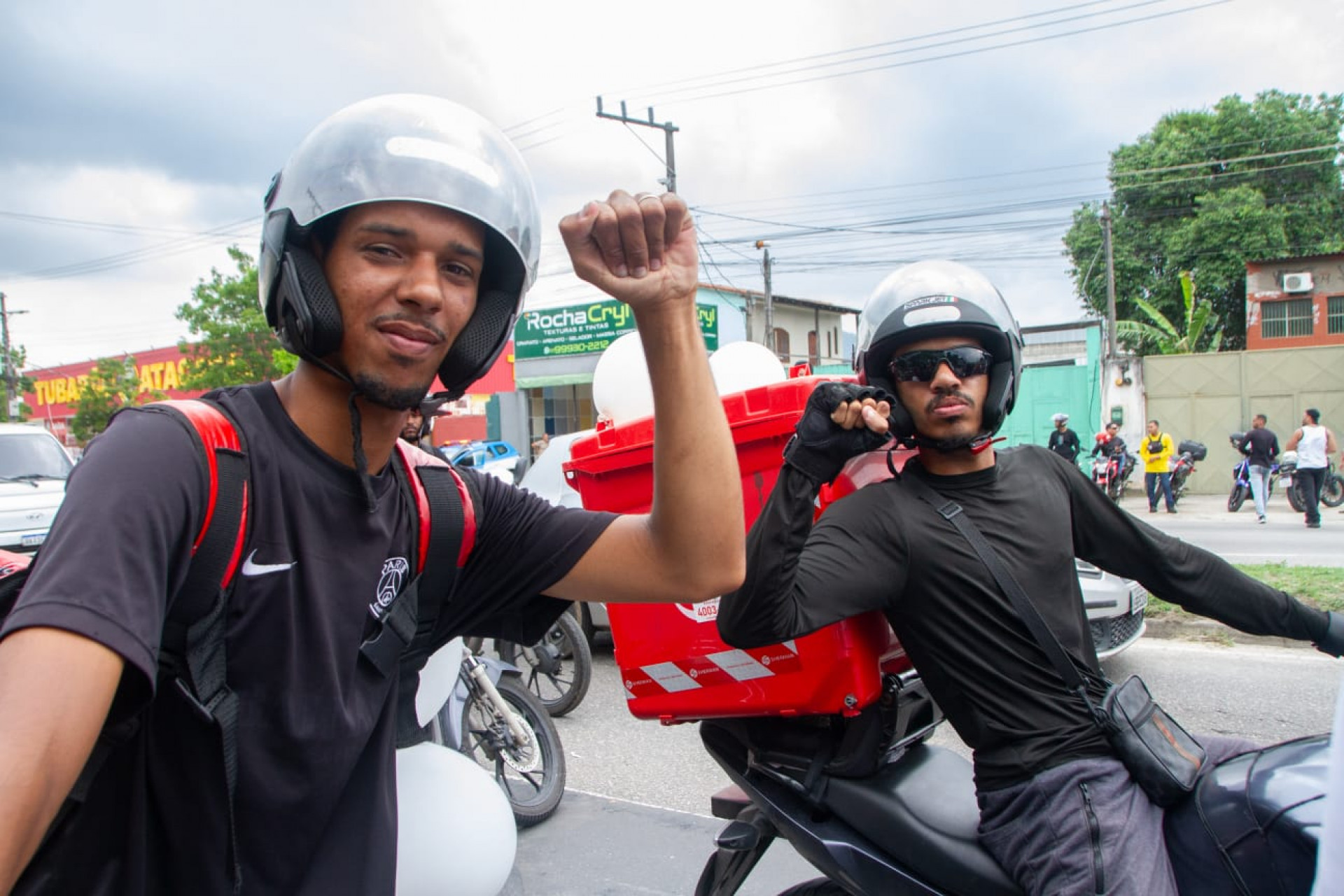 Motoboys vão às ruas de Campo Grande e pedem mais segurança para a categoria - Érica Martin/Agência O Dia