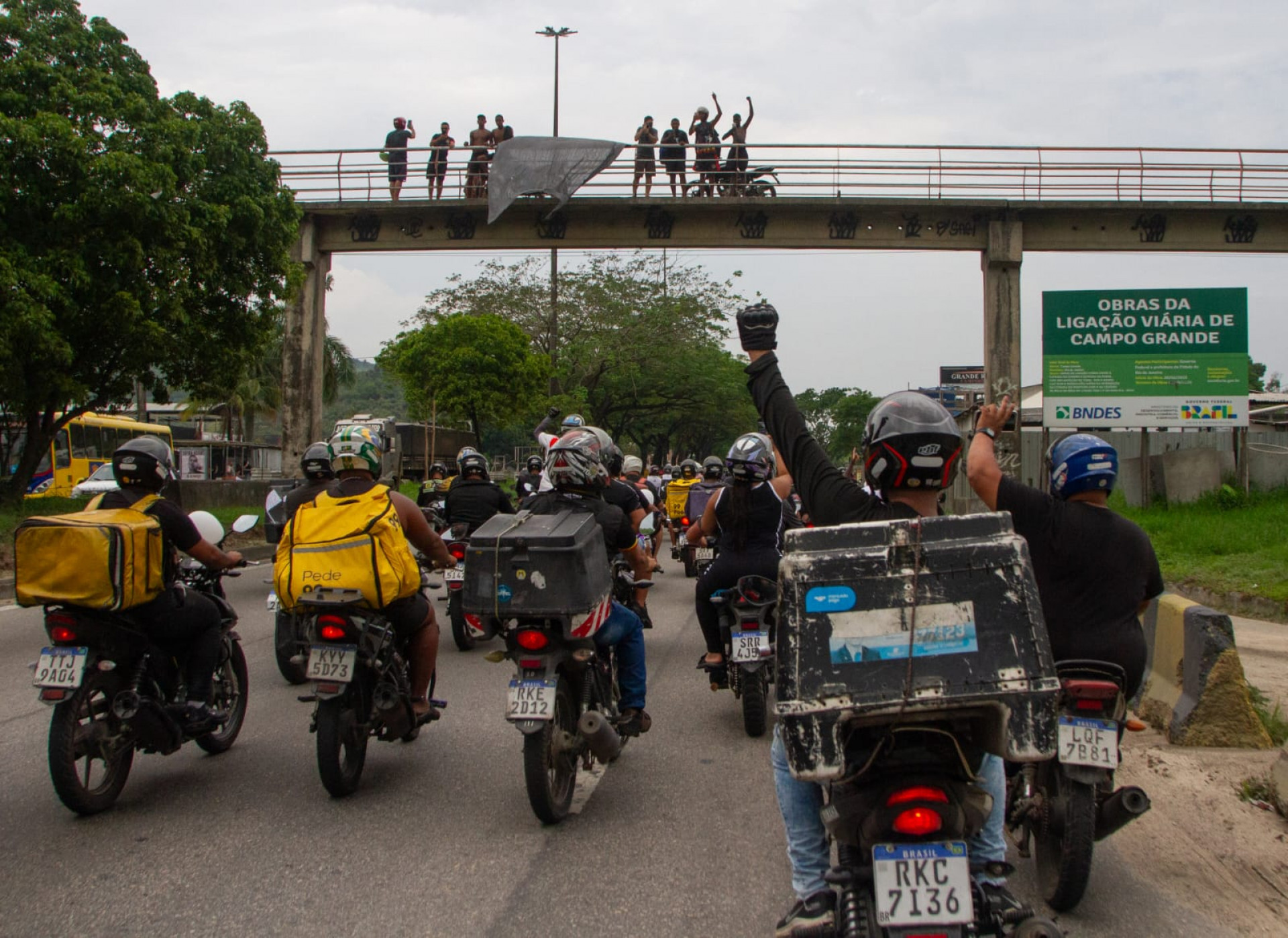 Motoboys em protesto contra a falta de policiamento e a sequência de crimes envolvendo a categoria - Érica Martin/Agência O Dia