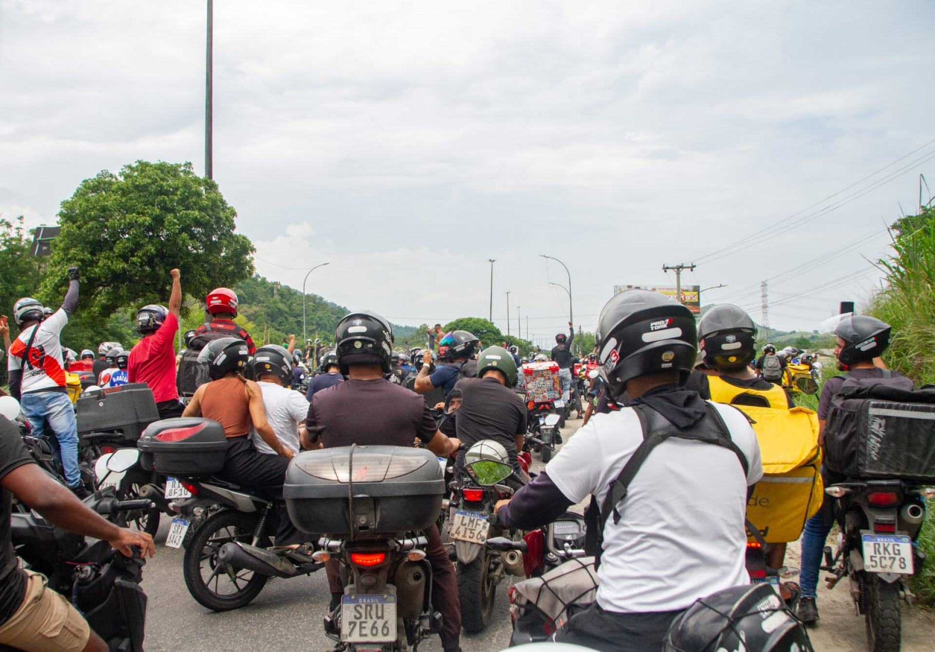 Motoboys em protesto contra a falta de policiamento e a sequência de crimes envolvendo a categoria - Érica Martin/Agência O Dia