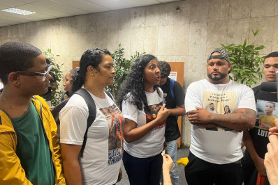 Júri popular de PMs acusados de matar Thiago Flausino é adiado por divergência de prova