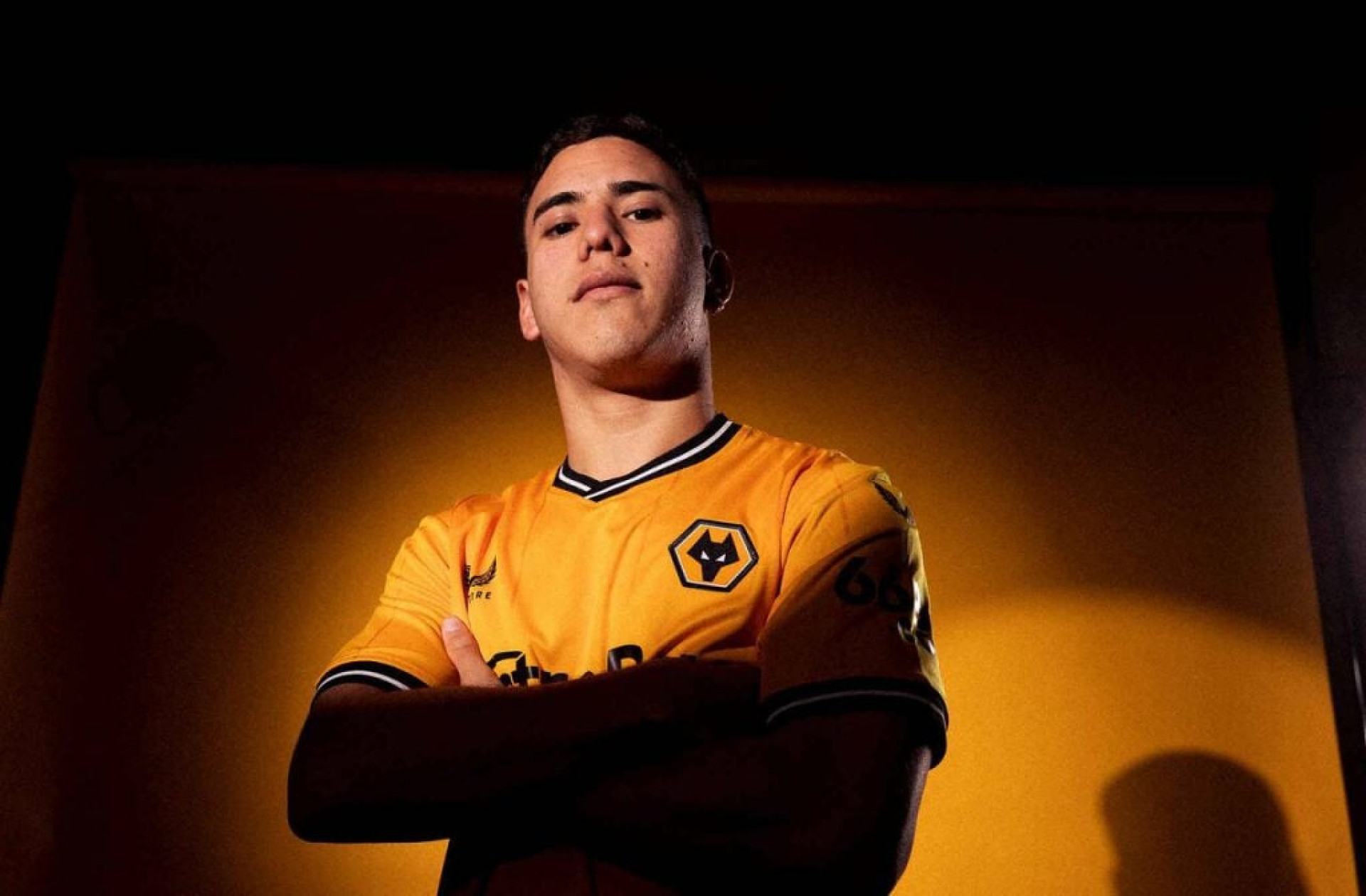 Botafogo se aproxima de acerto com atacante do Wolverhampton