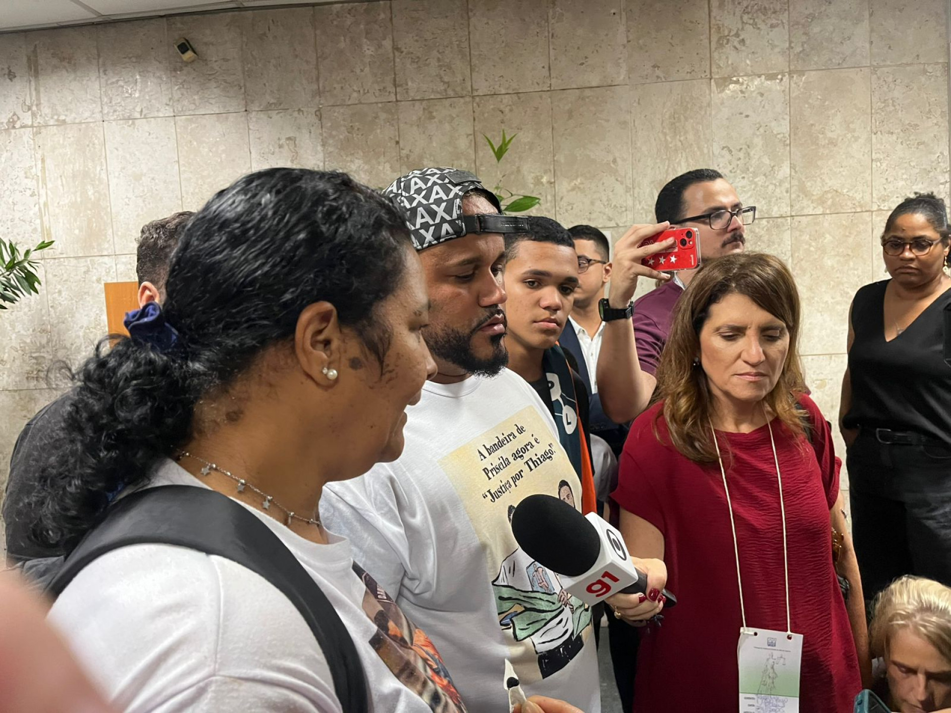 Familiares de Thiago Flausino reclamaram sobre tratamento e adiamento do júri - Fred Vidal / Agência O Dia