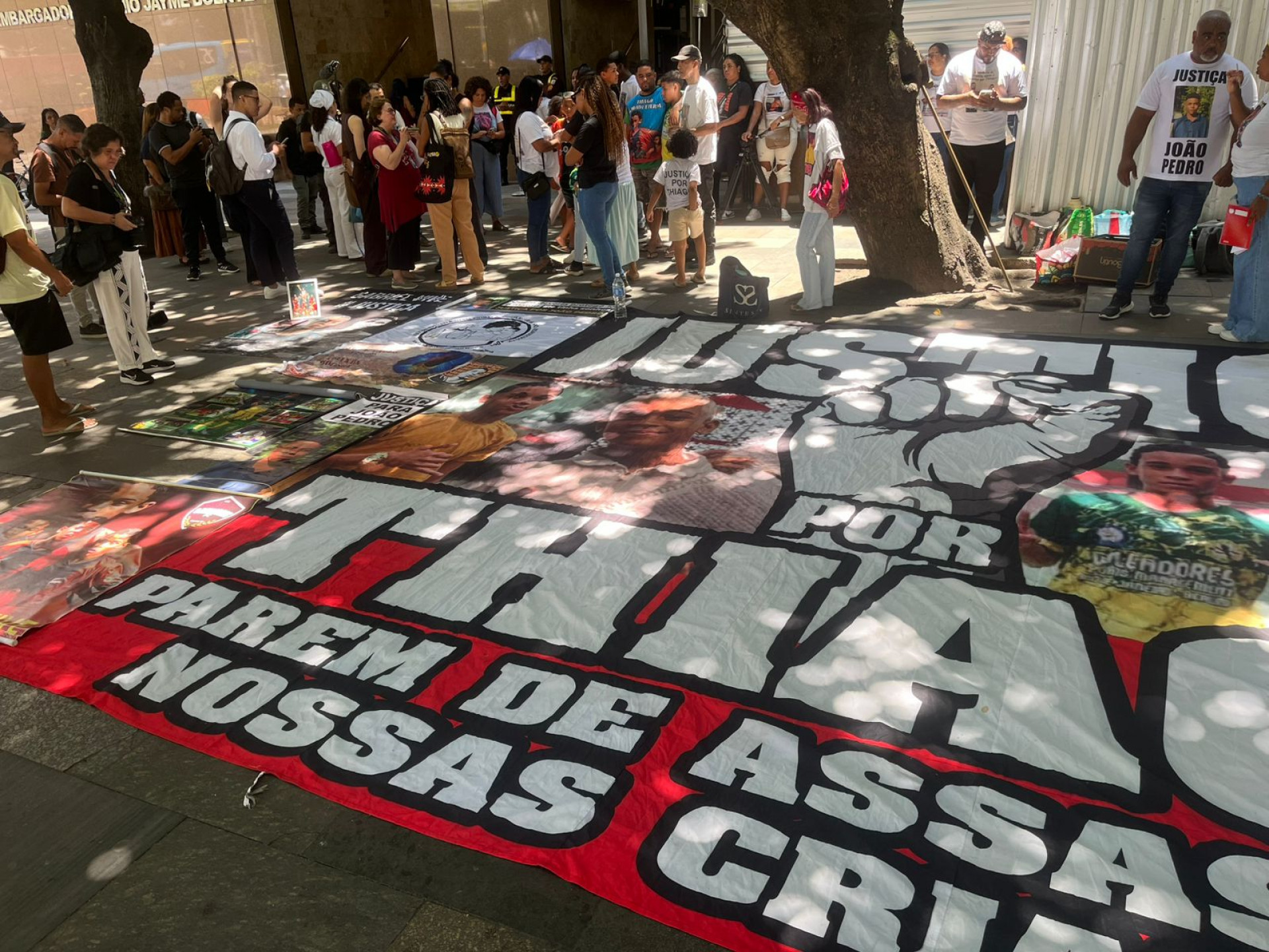 Familiares e amigos realizam ato pedindo justiça sobre o caso Thiago Flausino - Fred Vidal