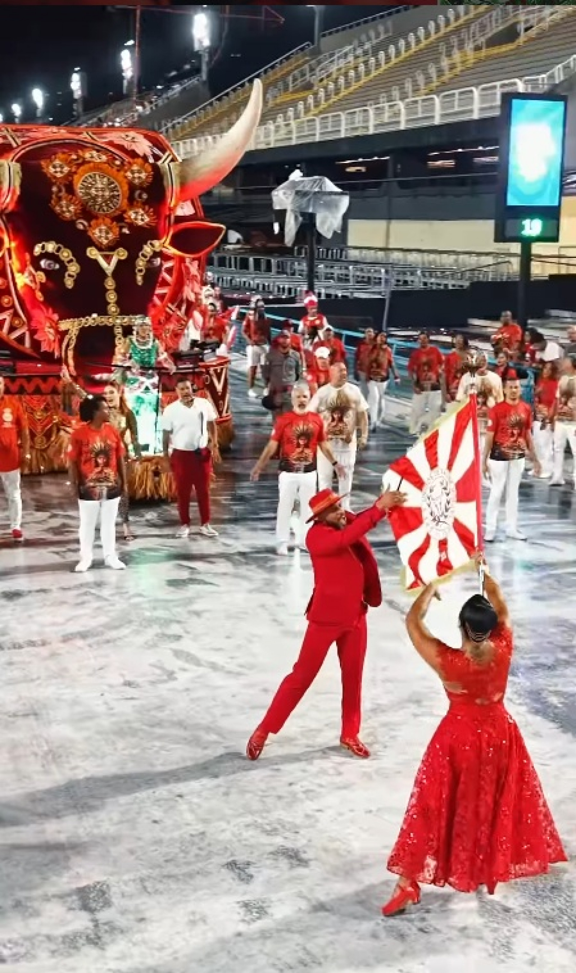 Mesre-sala e Porta-bandeira da Unidos de Padre Miguel