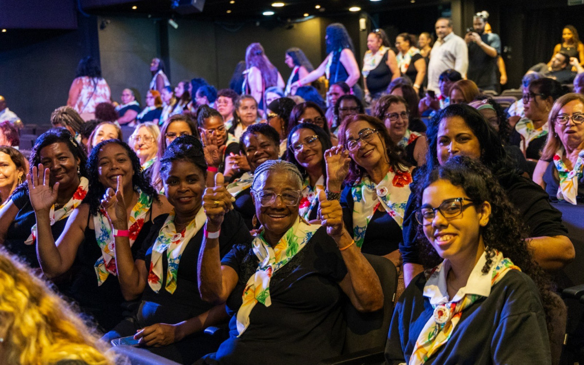 Projeto Artem&iacute;sia certifica 500 mulheres em diversas &aacute;reas - Divulga&ccedil;&atilde;o