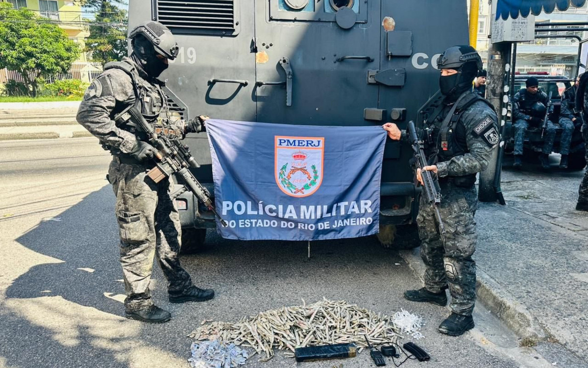 Materiais apreendidos por agentes do Batalhão de Choque nas comunidades Fé e Sereno, na Penha - Divulgação