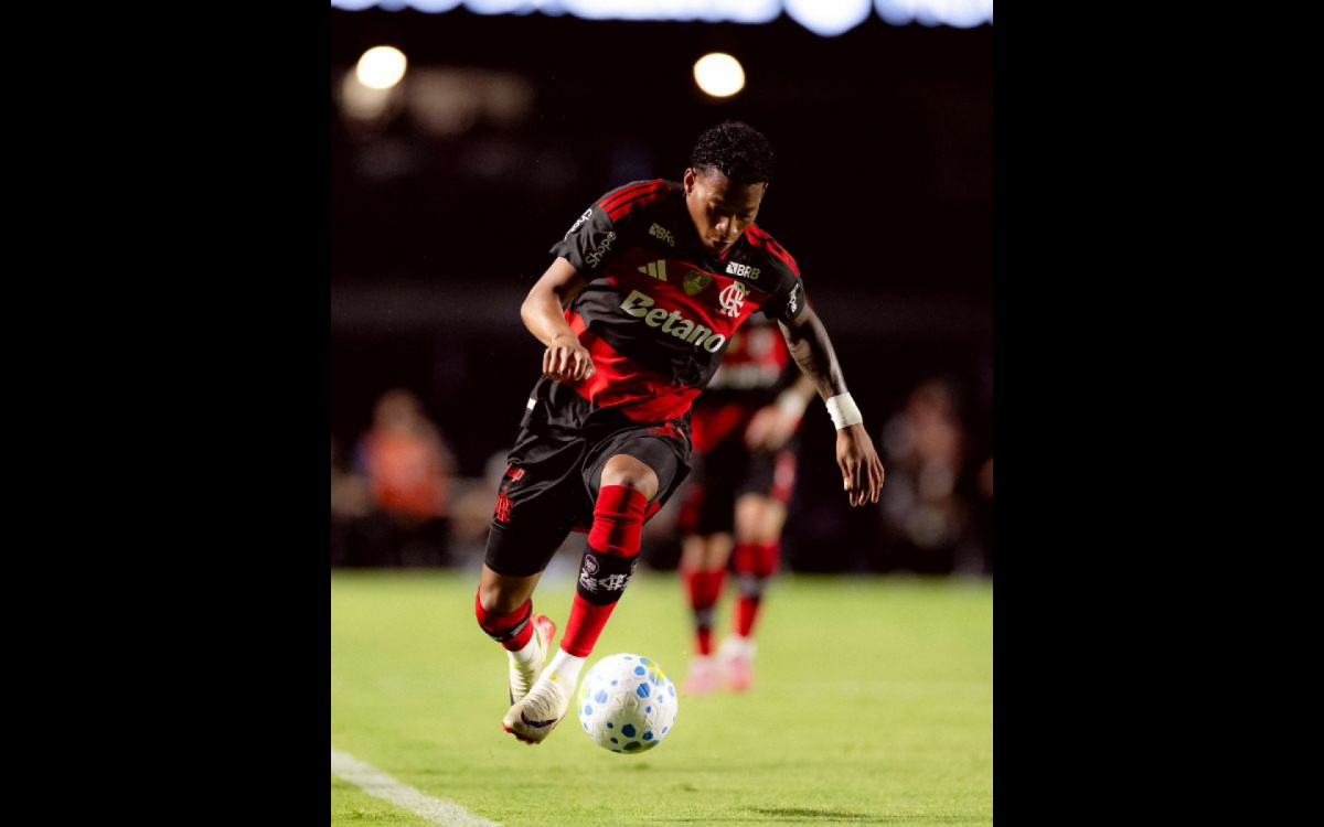 Gonzalo Plata em a&ccedil;&atilde;o pelo Flamengo