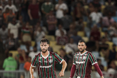 Sob olhar de Ancelotti em jogo do Fluminense, Martinelli ainda sonha com Seleção