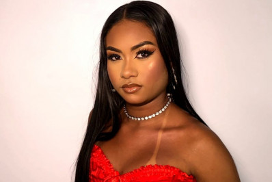 Sob revolta, jovem morta pelo ex é sepultada em Itaboraí: 'Denunciar não é exagero', diz irmã