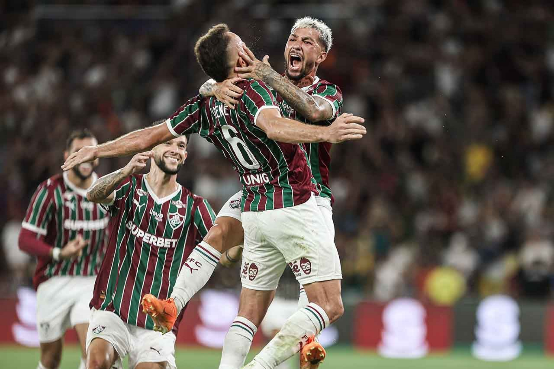 Autor de gola&ccedil;o, Acosta prev&ecirc; harmonia com Savarino no Fluminense