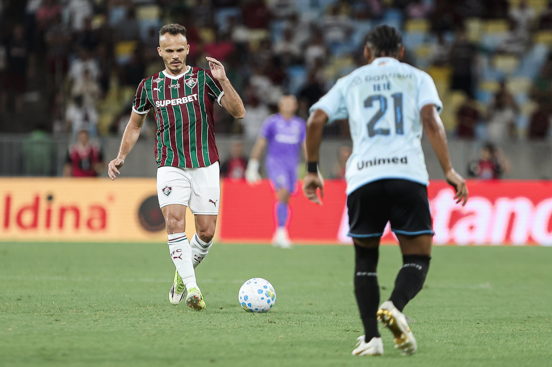 Renê em ação contra o Grêmio, nesta quarta-feira (28), no Maracanã, pela 1ª rodada do Brasileirão - Lucas Merçon/Fluminense FC