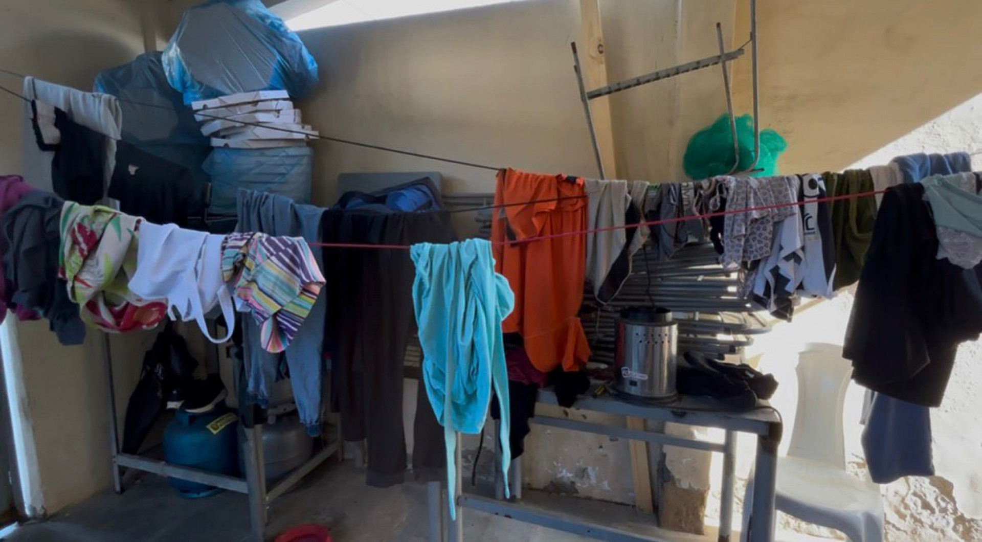 Condições do imóvel apresentavam riscos à integridade física dos idosos
- Divulgação / SEMESQV