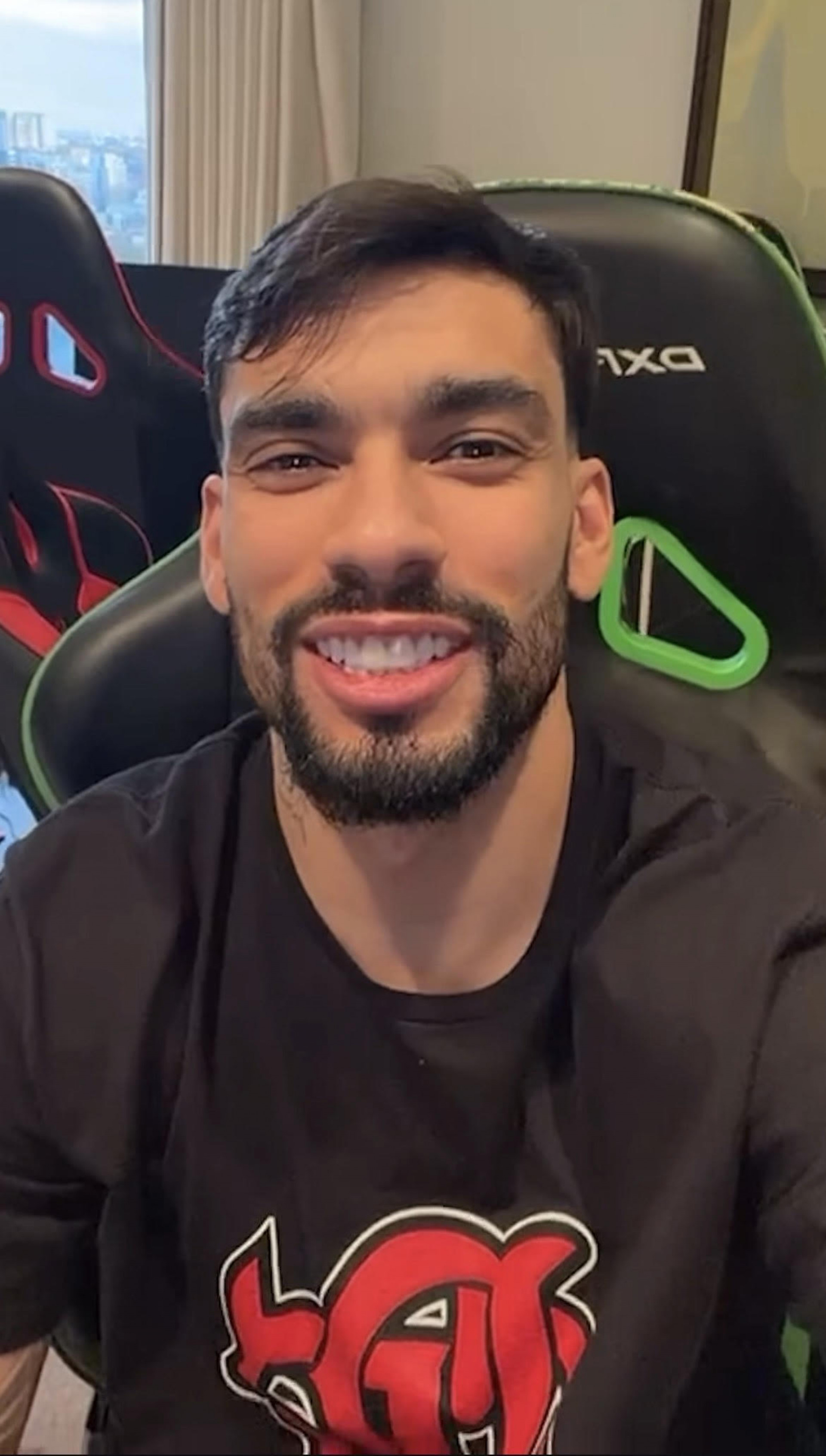 Paquetá anuncia volta ao Flamengo