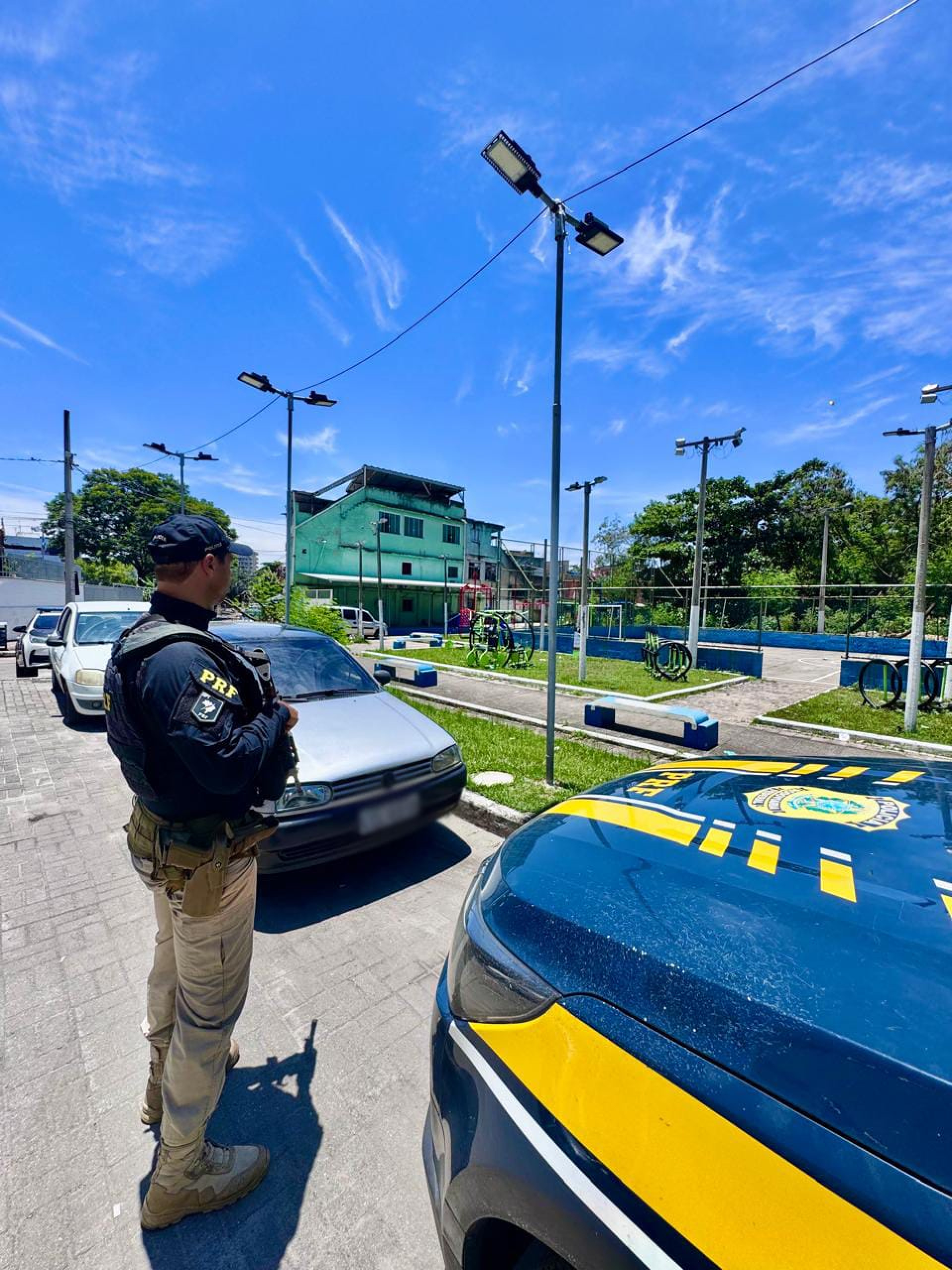 Carga foi recuperada intacta após assalto e sequestro de refém - Divulgação / PRF