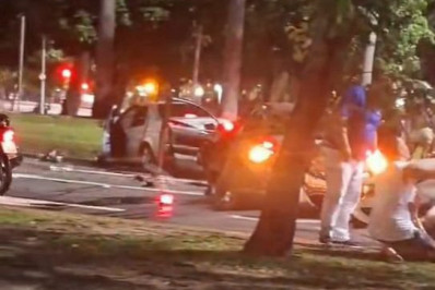 Colisão entre dois carros deixa três feridos no Aterro do Flamengo