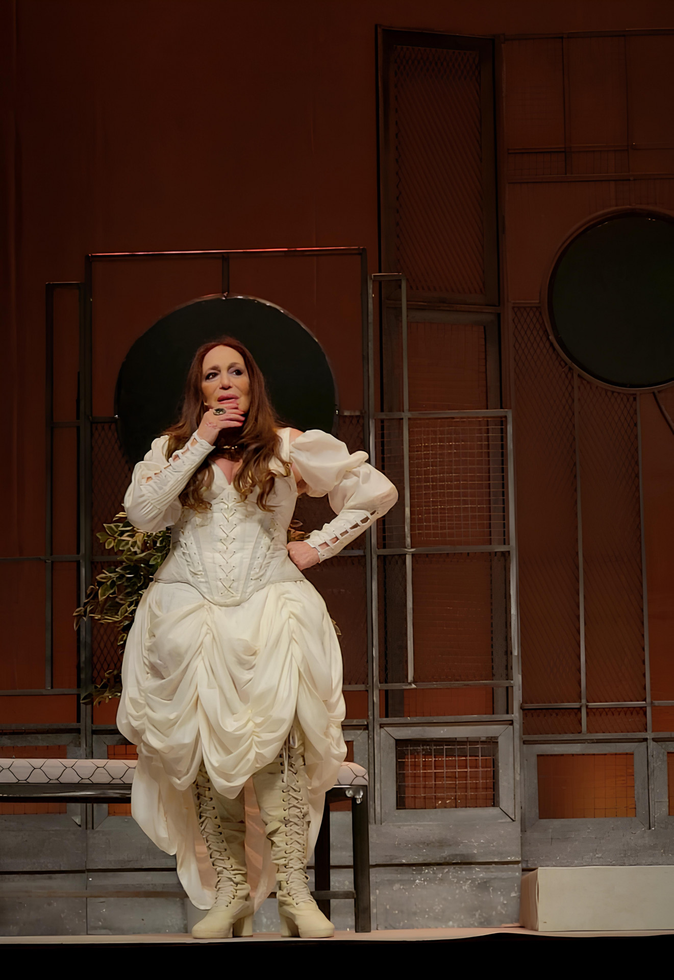 Susana Vieira em cena da peça de teatro 'Lady' - Divulgação/Fernando Ocazione