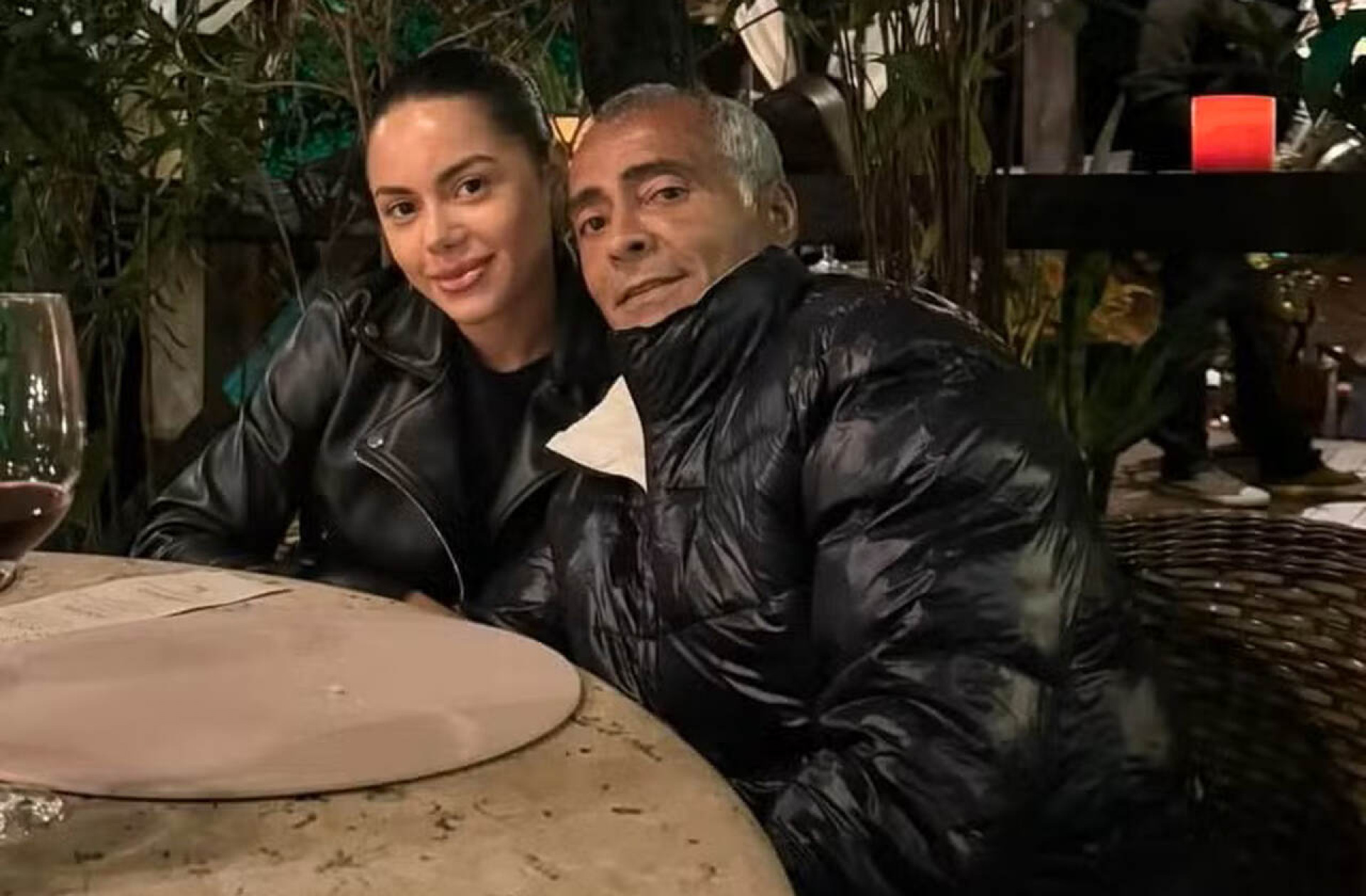 Rom&aacute;rio nega tentativa de reatar rela&ccedil;&atilde;o ao enviar presentes para ex-namorada