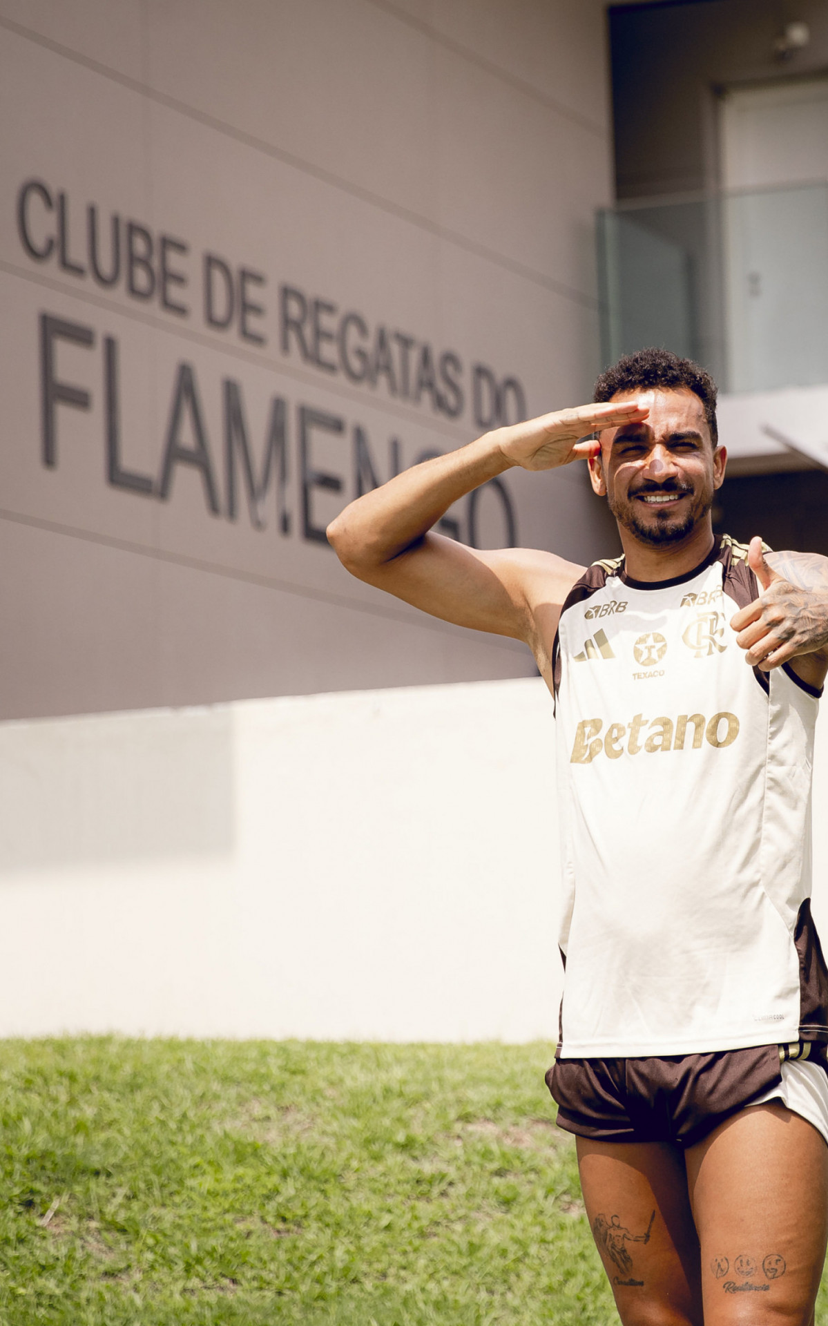 Danilo faz trabalho espec&iacute;fico de prepara&ccedil;&atilde;o f&iacute;sica para estrear pelo Flamengo em 2026 - Adriano Fontes/Flamengo