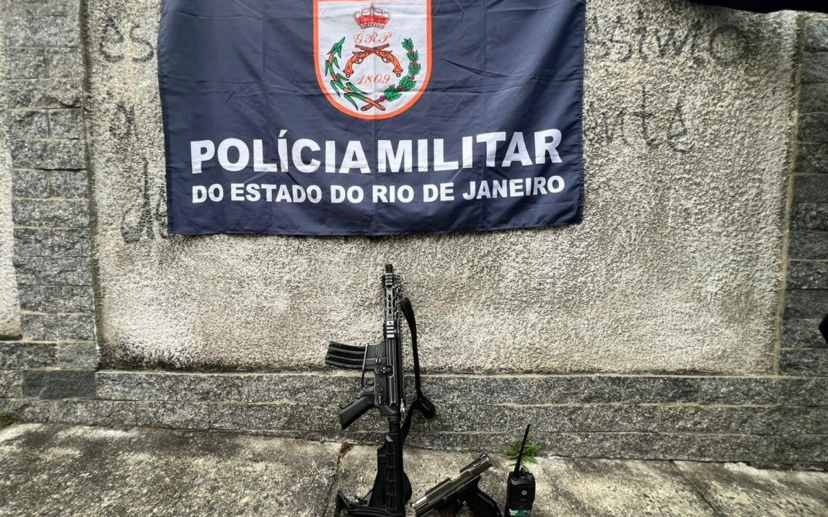 Material apreendido pelo 17&ordm; BPM (Ilha do Governador)