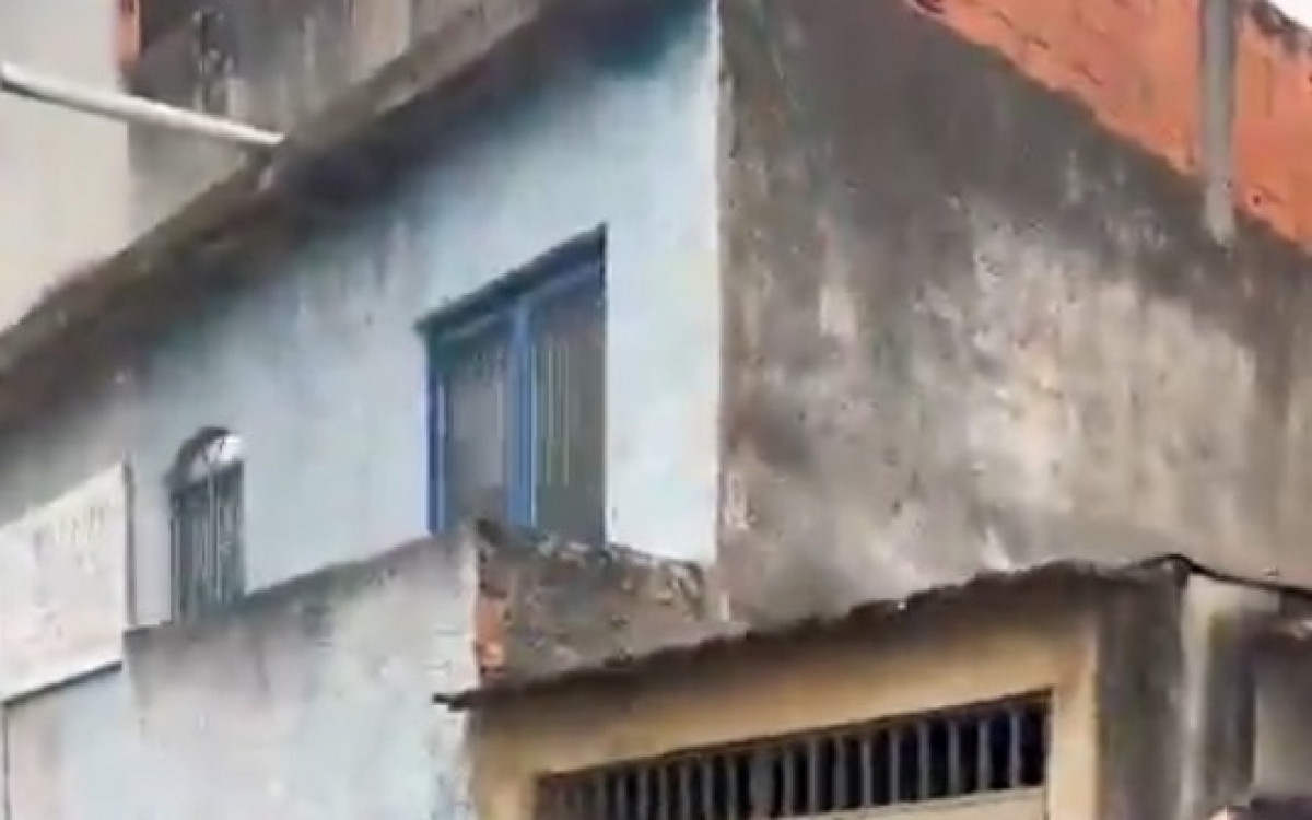 Morro do Dend&ecirc; amanhece com opera&ccedil;&atilde;o policial nesta sexta-feira (30)