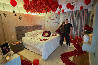 Gracyanne Barbosa é pedida em namoro por Gabriel Cardoso