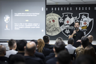 Funcionários da base do Vasco voltam às atividades com imersão metodológica para 2026