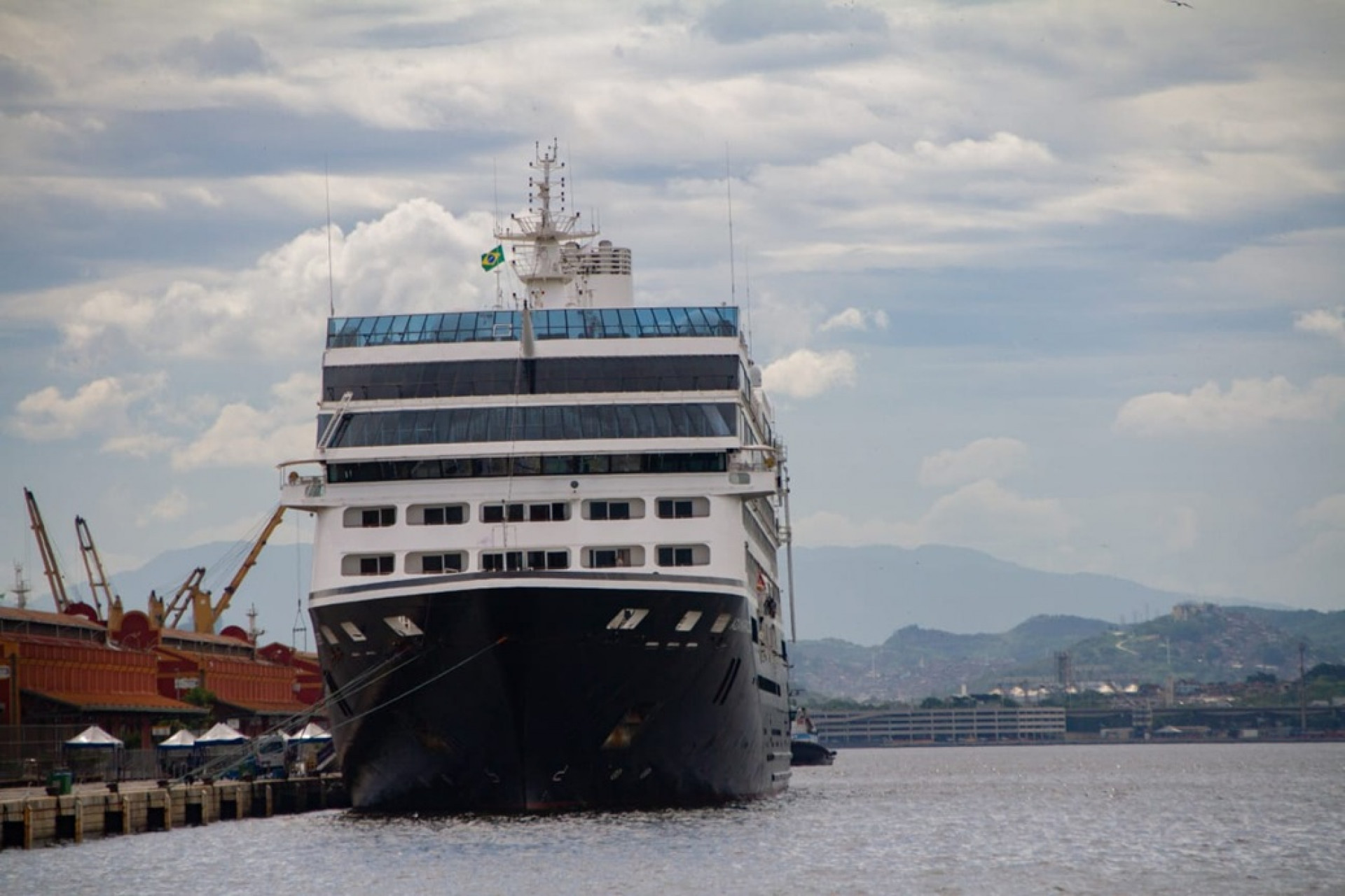 Sexta-feira de céu encoberto no Rio - Érica Martin/Agência O Dia