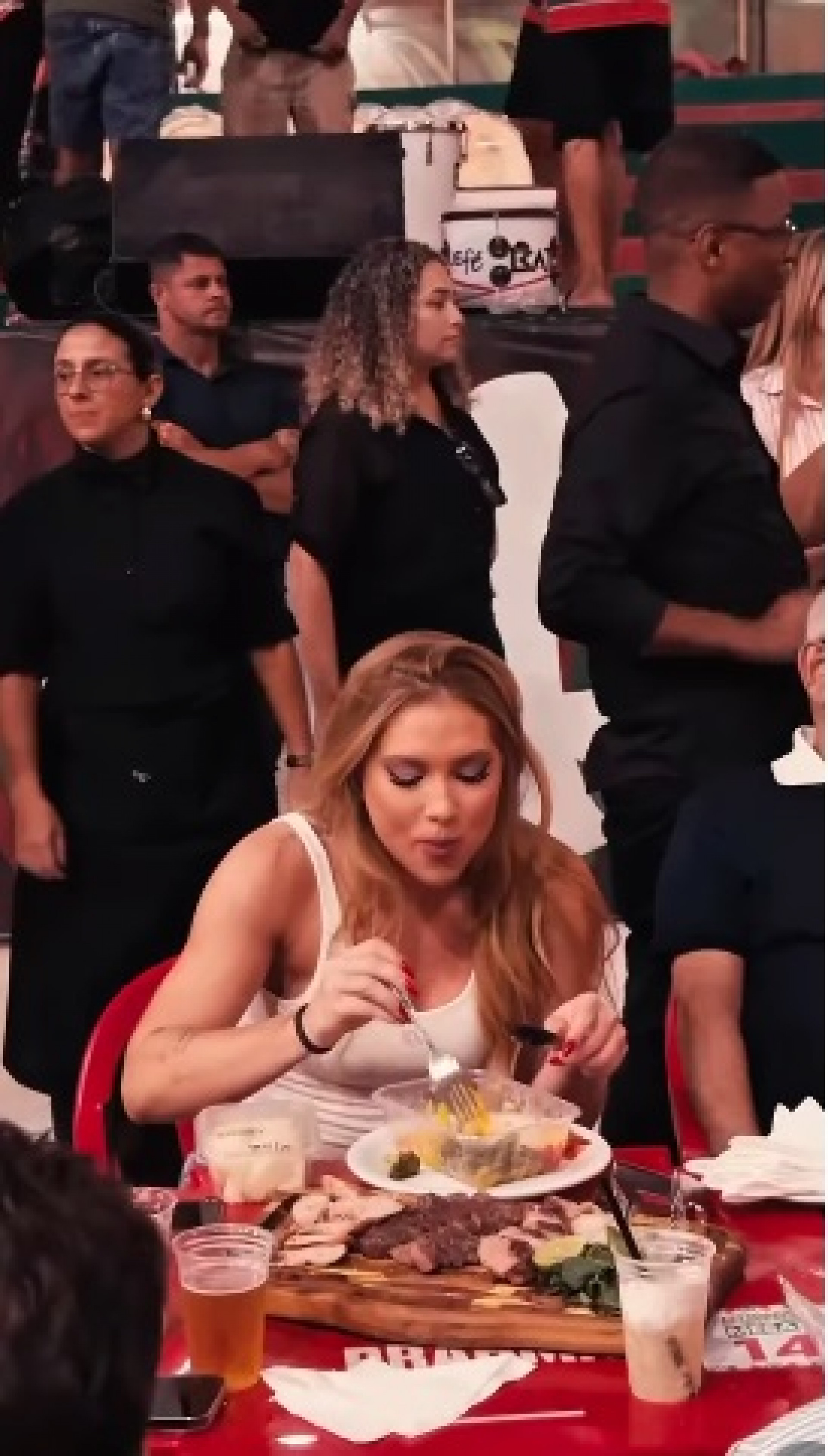 Virginia Fonseca curte churrasco com integrantes da bateria da Grande Rio - Reprodução do Instagram