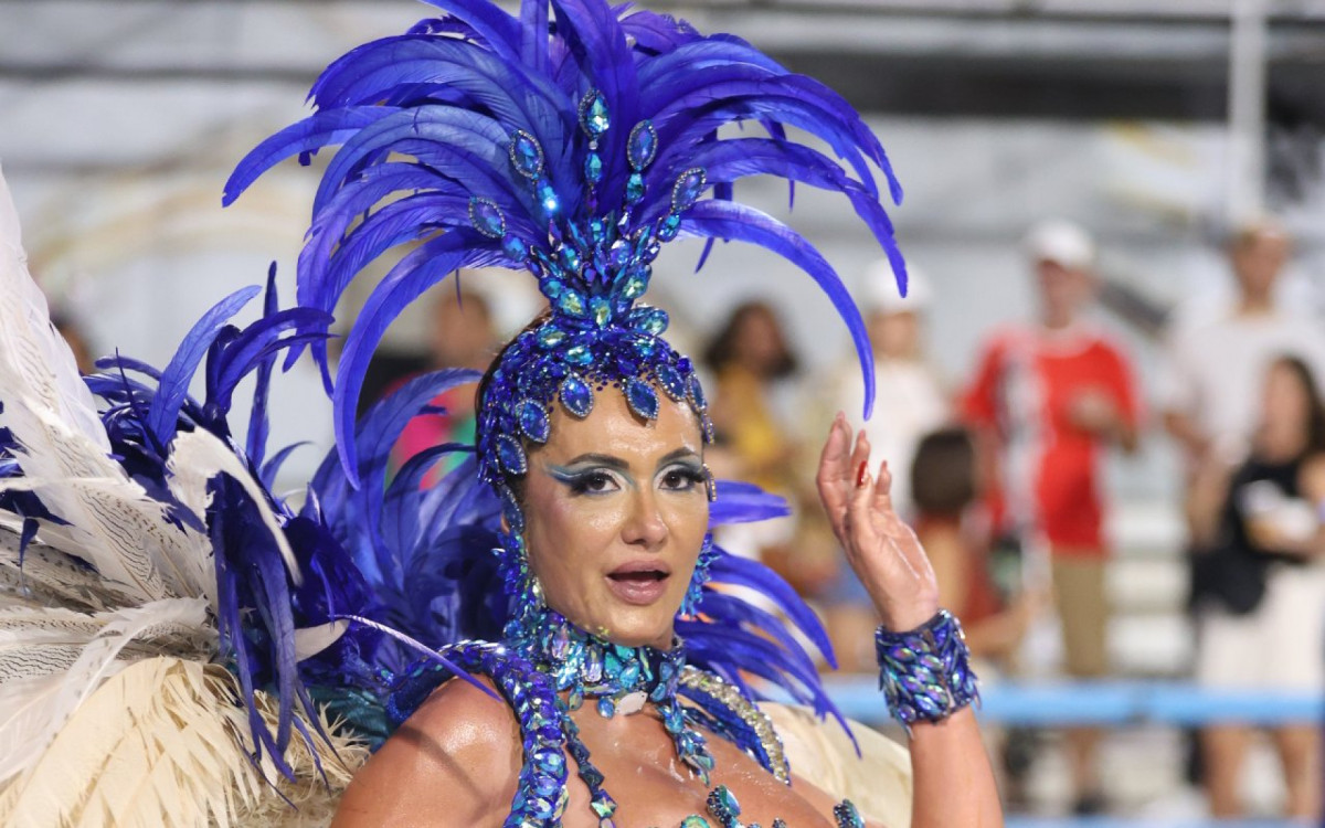 Vanessa Rangeli, rainha de bateria da Unidos de Niter&oacute;i