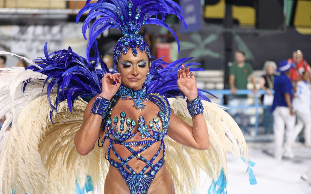 Vanessa Rangeli, rainha de bateria da Unidos de Niter&oacute;i
