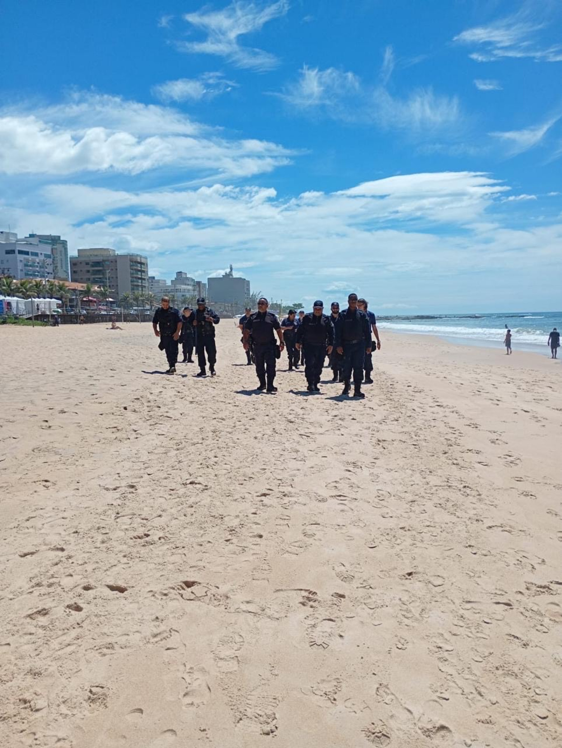 Equipes reforçam patrulhamento na orla e em áreas de grande circulação durante a Operação Verão em Macaé