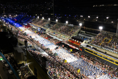 Escolas levantam Sapucaí no primeiro dia de ensaios técnicos do Grupo Especial