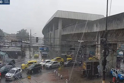 Chuva forte causa transtornos em vários pontos da cidade do Rio