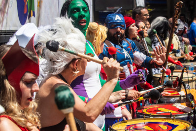 Desliga da Justiça reúne heróis e vilões na Praça Tiradentes